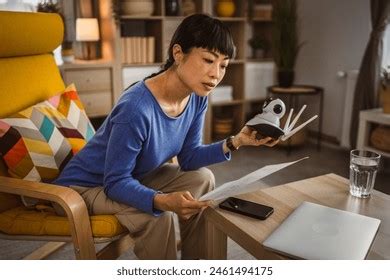 Mature Japonaise Avec Fils 2 960 Images Photos De Stock Objets 3D Et Images Vectorielles