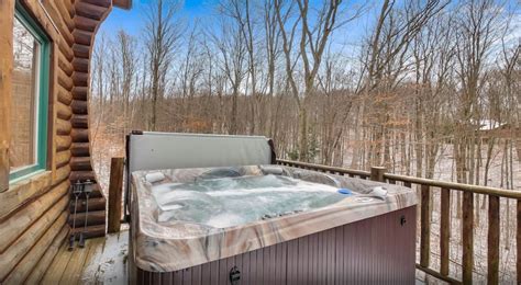 24 Romantic Cabins with Hot Tub in Michigan ️ in 2024