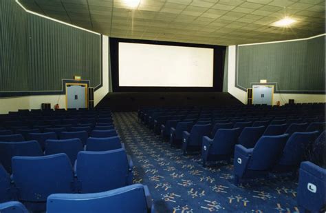 41 faces from a trip to the Odeon cinema in Hull back in 1994 - Hull Live