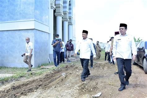 Uu Ruzhanul Tinjau Progres Pembangunan Embarkasi Haji Indramayu