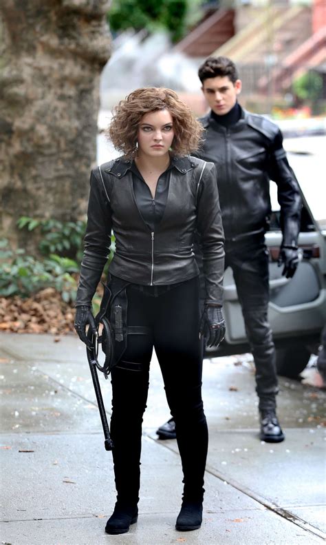 Camren Bicondova On The Set Of Gotham In Brooklyn Gotceleb