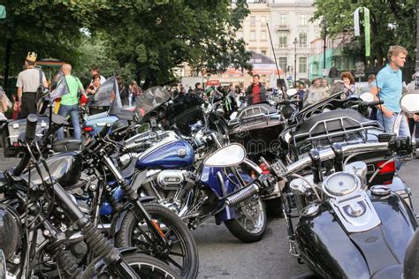 A Crowd Of Motorcycles And People Editorial Image Image Of Frame