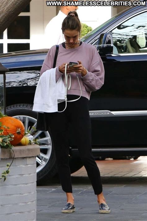 Less No Source Babe Paparazzi Celebrity Beautiful Posing Hot Nude Celeb World