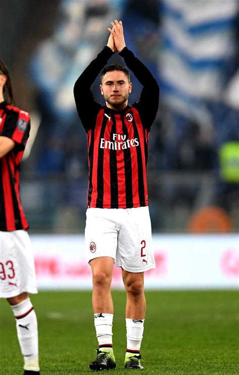 Pin Di Alex Figliuzzi Su Davide Calabria Calcio Le Foto