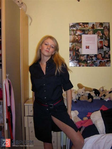 Blond Damsel Gets Nude ZB Porn