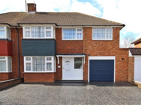 Bed Semi Detached House For Sale In Millers Ley Dunstable