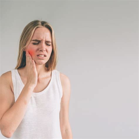 Sensitive Teeth Symptoms Causes And Solutions Fleeck