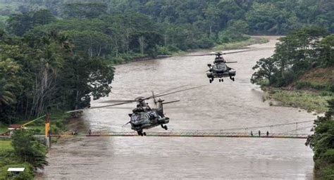 Foto Heli EC 725 Caracal TNI AU Yang Sedang Laksanakan Misi Operasi