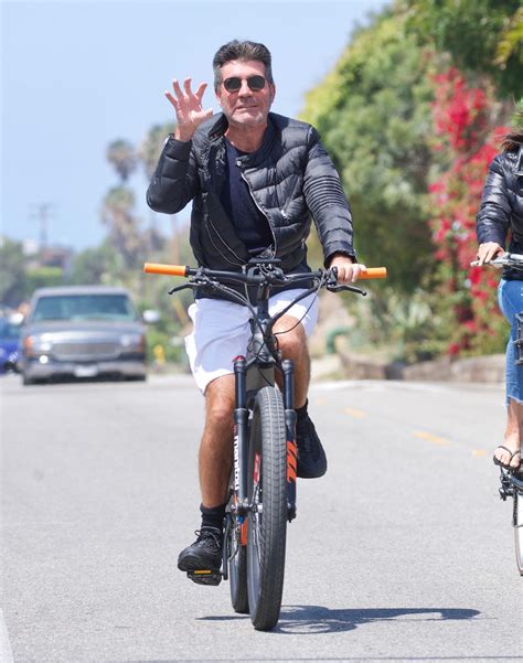 Simon Cowell EST PRESQUE MORT après avoir été impliqué dans un accident