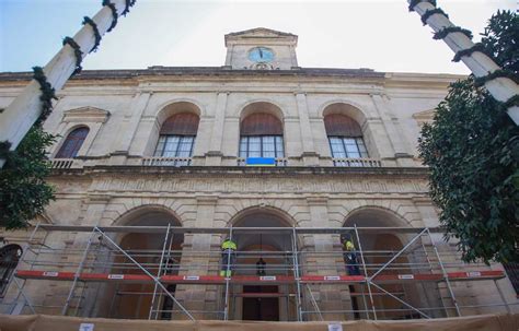 El Ayuntamiento tiende la mano a los vecinos para evitar más botellonas