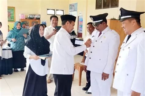 Kadis Pmd Banggai Lantik Camat Dan Sekcam Luwuk Utara Sebagai Pj Kades