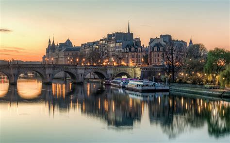 Revival of Seine Swimming a Century Later