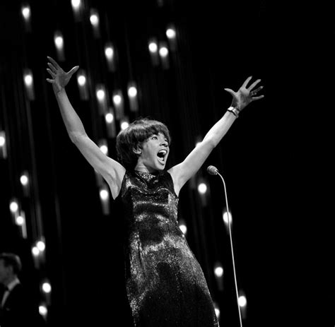 „i Owe It All To You“ Von Shirley Bassey Alles Gold Zum Abschied Welt