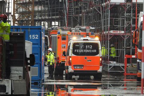 Schwerer Unfall Auf Einer Baustelle In Hamburger HafenCity Arbeiter