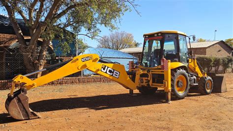 JCB 3CX 4x4 - Farmer Trade