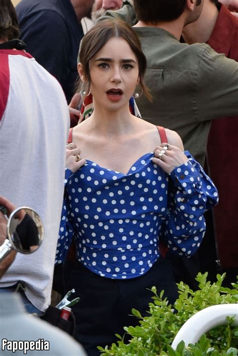 Lily Collins Nude OnlyFans Leaks Photo 5547152 Fapopedia