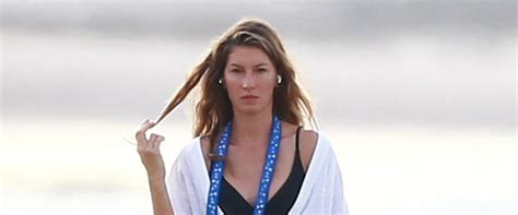 Gisele Bundchen Soaks Up The Sun In Costa Rica During Beach Stroll Bikini Gisele Bundchen