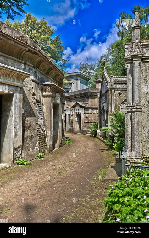 Highgate Cemetery London Stock Photo - Alamy