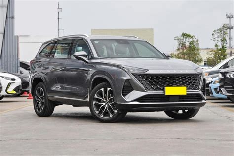 标配20t9at，定位中大型suv，体验荣威rx9太平洋号