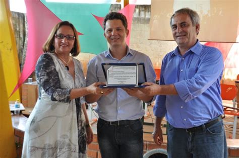 Escola Municipal José Carlos Pimenta - NTE: ALUNOS E PROFESSORES DA ESCOLA JOSÉ CARLOS PIMENTA SÃO HOMENAGEADOS