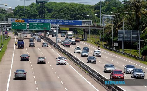 BERNAMA ALIRAN TRAFIK DI BEBERAPA LEBUH RAYA UTAMA PERLAHAN