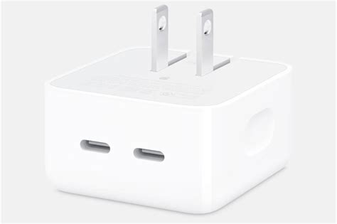 The Macbook Air M2 Comes With A Dual Port Power Adapter Engadget