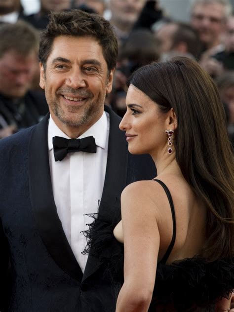 Photo Pen Lope Cruz Et Son Mari Javier Bardem Mont E Des Marches Du