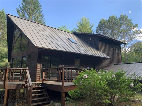 What Color Siding Goes With Dark Brown Metal Roof Infoupdate Org