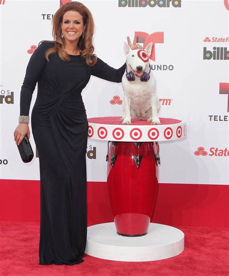 En Imágenes La Trayectoria Y Looks De María Celeste Arrarás Como Presentadora De Telemundo