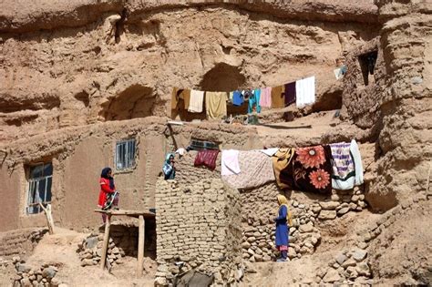 Afghanistan :cave dwellers in Bamiyan province