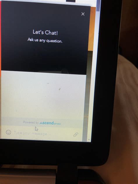 How do I delete this chat box? I just want a normal contact form
