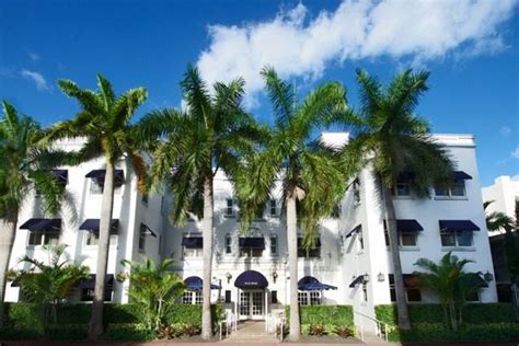 South Beach's Blue Moon Hotel Completes Dramatic Renovation - Curbed Miami