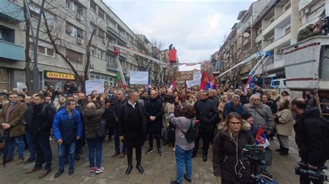 Ne Dam Kurtiju Penziju Protest Srba U Kosovskoj Mitrovici