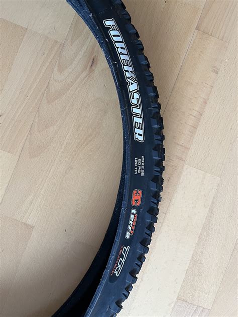 Maxxis Forecaster 29x2.35 3C maxterra TR weißer Schriftzug | Bikemarkt ...