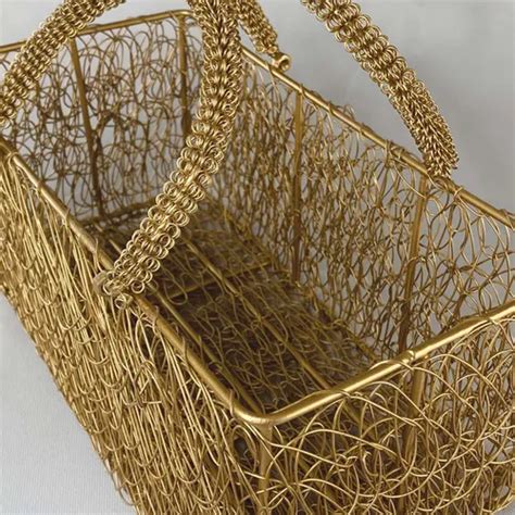 Gold Iron Metal Mesh Wire Gift Basket For Gifting Capacity Kg At