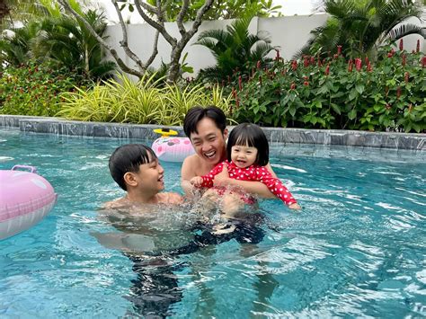 Các hot mom Việt cho con đi du lịch từ bé