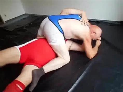 Lutte gay érotique 2 xHamster