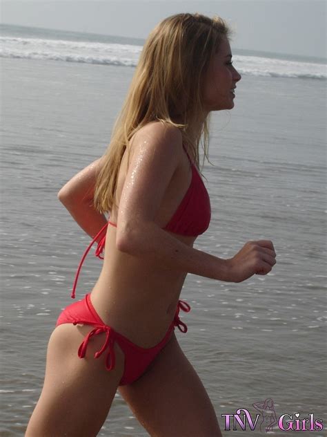 Pretty Babe Jannah Strips Naked After Teasing In A Bikini At The Beach CoedCherry