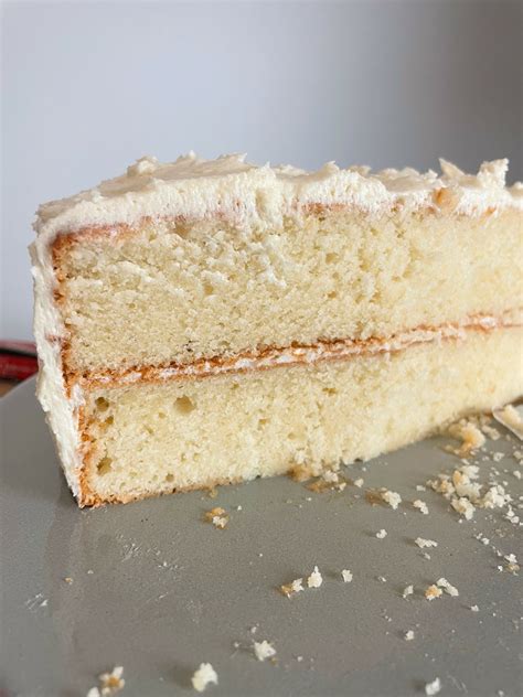 The Ultimate Fluffy And Moist Vanilla Cake Foodess