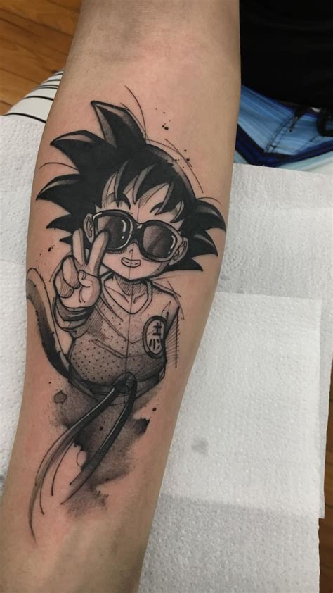 Tato Goku | Tatuagens simples no braço, Tatuagem de biquíni, Tatuagens nerds