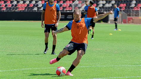 Na Apresentação Douglas Baggio Elogia O Treinador Paulo Gomes E O