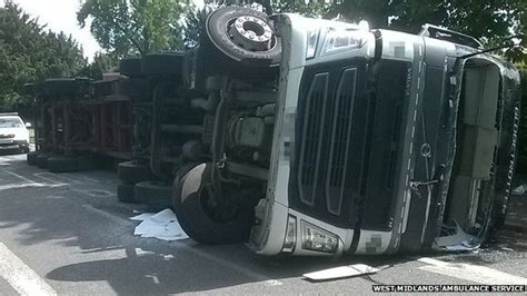 A5 In Atherstone Closed After Lorry Overturns Bbc News