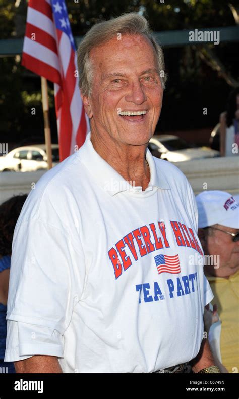 Pat Boone At A Public Appearance For Beverly Hills Tea Party Rally