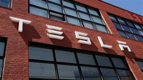 What if Tesla is…just a car company? | Mint