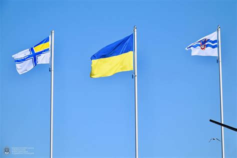 В Николаеве торжественно подняли флаг Военно-Морских Сил ВСУ