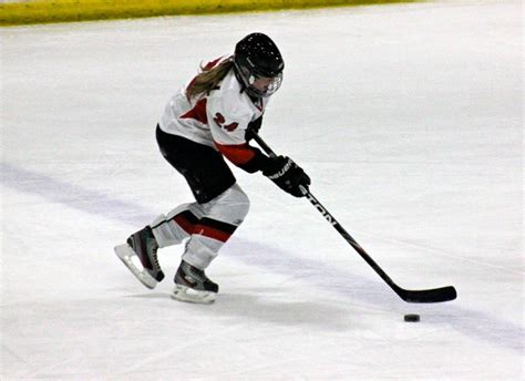 Stickhandling for Female Hockey Players - CrossIceHockey.com