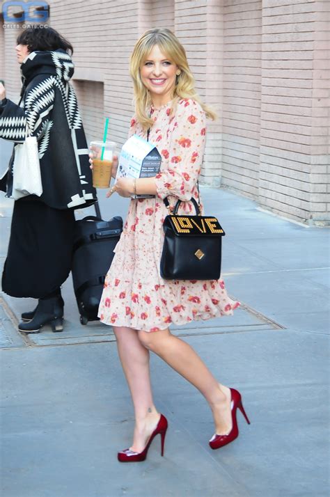 Sarah Michelle Gellar Nude Pictures Photos Playboy Naked Topless Fappening