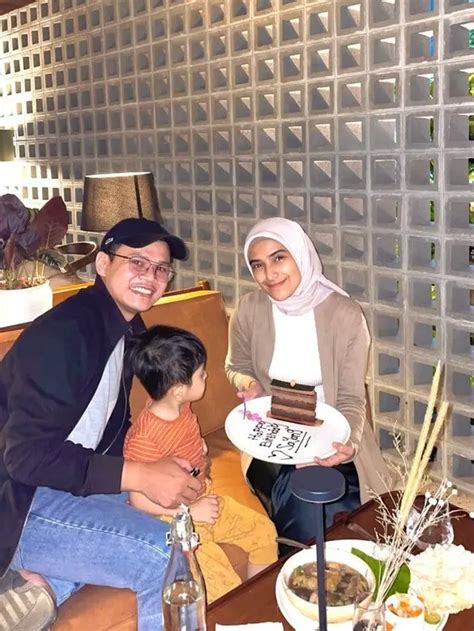 Nadya Mustika Siap Menikah Dengan Iqbal Fitrah Ini 7 Potret Sang Calon