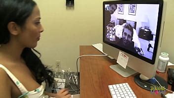 Chica cam es follada por el coño por su mayor fan XVIDEOS