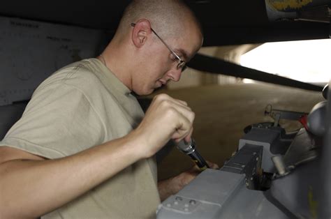 Maintainers Keep Falcons Talons Sharp Us Air Forces Central News